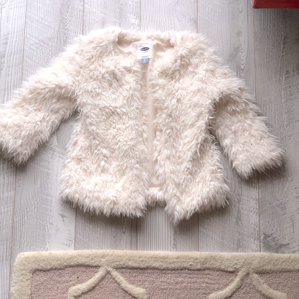 Kids cream colored coat faux fur